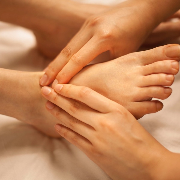 オイルフットリフレクソロジーコース の体験ギフト クイーンズウェイ 麻布十番 所要時間 45分 2人向け 東京都 For2ギフト Green