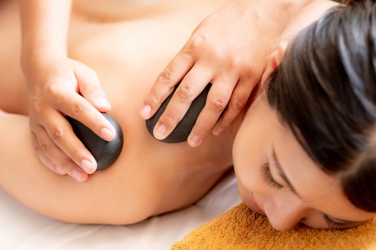 ホットストーンボディコース」の体験ギフト。JOYBOX Riverplus 所要