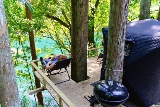 湖畔でのテントサウナ体験コース【7〜9月限定】」の体験ギフト。白丸