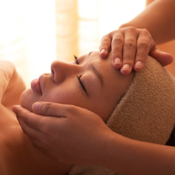 美肌フェイシャル タラソケアコース の体験ギフト Dealama本店 所要時間 70分 1人向け 埼玉県 Relax Gift Green