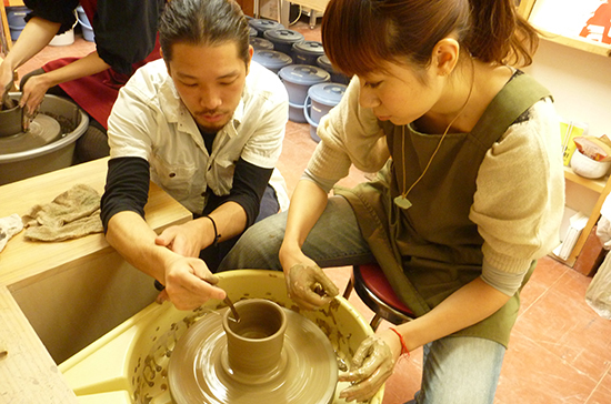 陶芸電動ろくろコース」の体験ギフト。千葉陶芸工房 laboratres 所要 