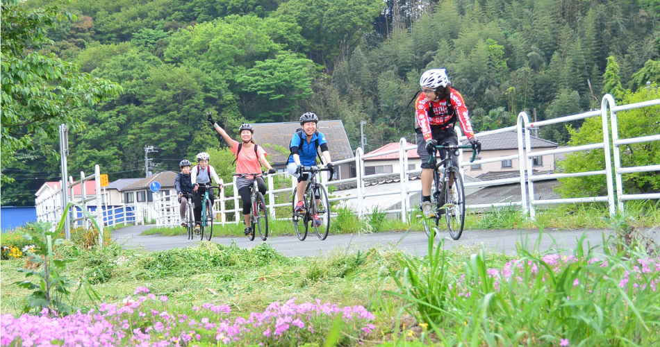 ペアで楽しめる体験を収録