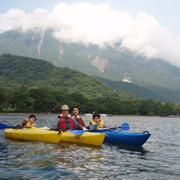 中禅寺湖カヌーピクニックコース の体験ギフト 栃木カヤックセンター 中禅寺湖会場 所要時間 150分 2人向け 栃木県 総合版カタログred