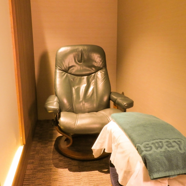 パウダー オイルリフレクソロジーコース の体験ギフト クイーンズウェイ 麻布十番 所要時間 80分 2人向け 東京都 For2ギフト Red