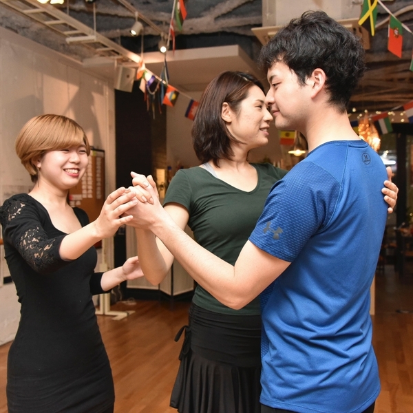 ペアダンス マンツーマンレッスンコース の体験ギフト アーサーマレーダンスセンター サウス東京スタジオ 所要時間 60 75分 2人まで 東京都 For2ギフト Red