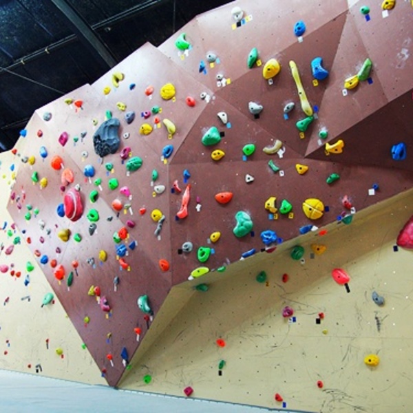 ボルダリング1日コース の体験ギフト ナカガイクライミングジム高槻 所要時間 1日 2人向け 大阪府 体を動かす楽しみギフト