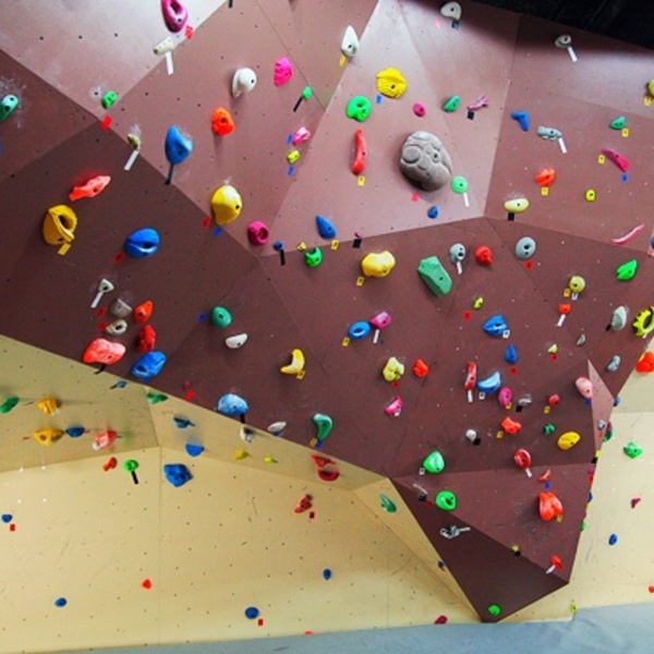 ボルダリング1日コース の体験ギフト ナカガイクライミングジム高槻 所要時間 1日 2人向け 大阪府 体を動かす楽しみギフト